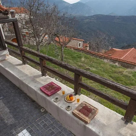 Nest In The Village 阿拉霍瓦